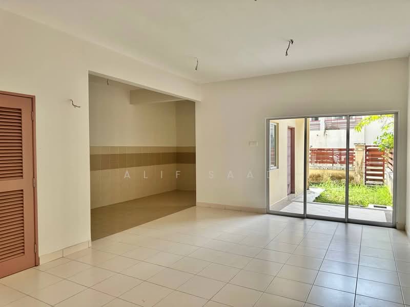 2-storey Terraced House for Sale in Denai Alam (Shah Alam) - Alif Saad - Living Room - PropertyGuru.com.my