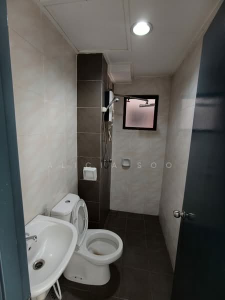 Kondominium untuk Dijual di One Damansara - Alicia Soo - Bathroom - PropertyGuru.com.my