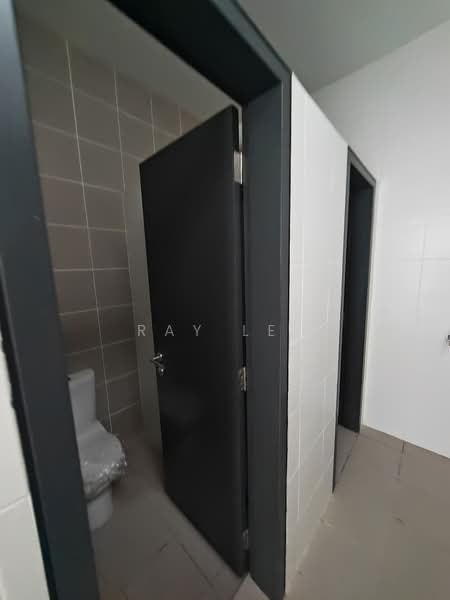Kilang untuk Disewa di Bukit Raja (Selangor) - Ray Lee - Bathroom - PropertyGuru.com.my