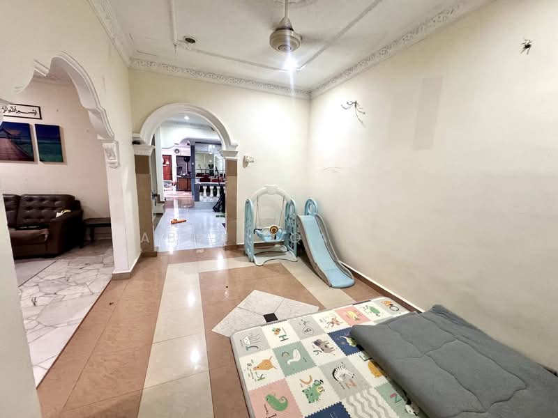 1-storey Terraced House for Sale in Bandar Baru Bangi (Selangor) - Abdul Qadir - Living Room - PropertyGuru.com.my