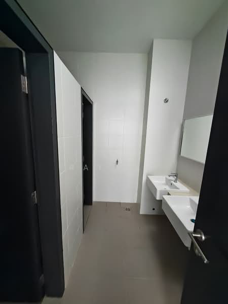 Factory for Sale in Bukit Raja (Selangor) - Ray Lee - Bathroom - PropertyGuru.com.my