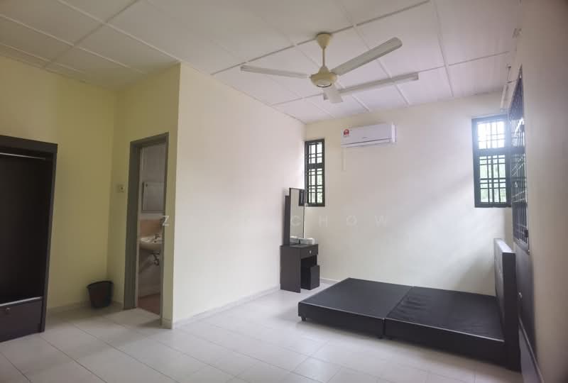 Rumah Teres 2 Tingkat untuk Dijual di Taman Pelangi Indah (Ulu Tiram) - Zack Chow - Bedroom - PropertyGuru.com.my