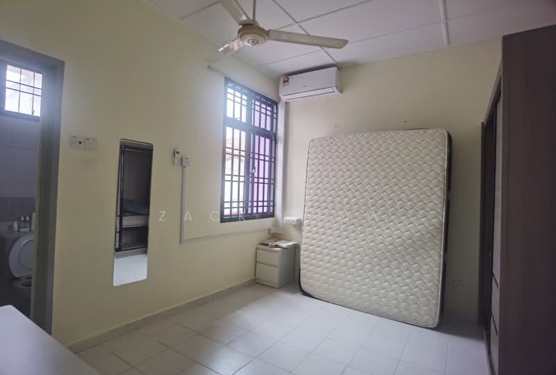Rumah Teres 2 Tingkat untuk Dijual di Taman Pelangi Indah (Ulu Tiram) - Zack Chow - Bedroom - PropertyGuru.com.my