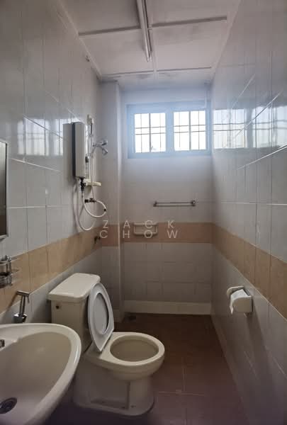 Rumah Teres 2 Tingkat untuk Dijual di Taman Pelangi Indah (Ulu Tiram) - Zack Chow - Bathroom - PropertyGuru.com.my