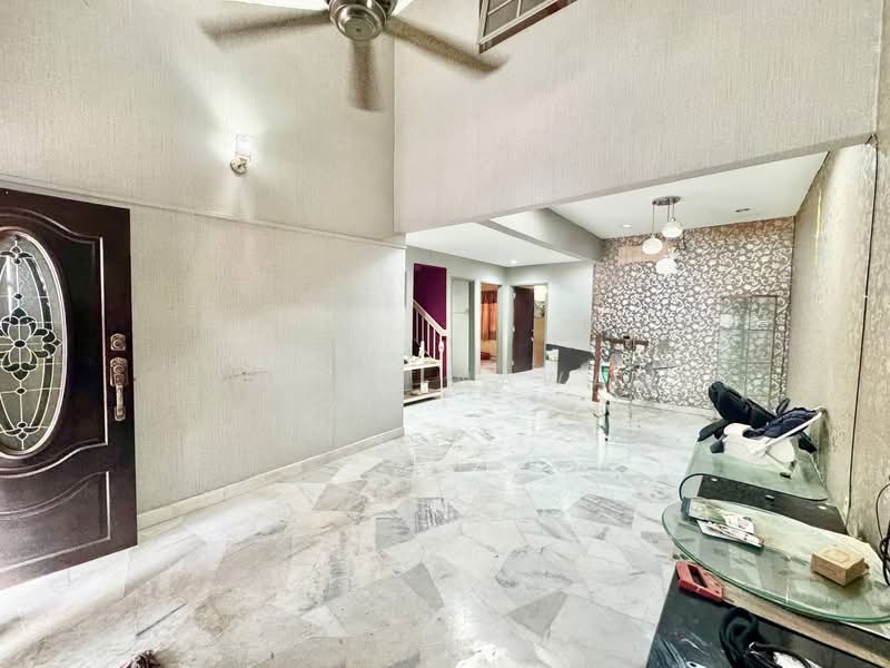 Rumah Teres 1.5 Tingkat untuk Dijual di Usj 2 (Subang Jaya) - Fauran Nawawi - Living Room - PropertyGuru.com.my