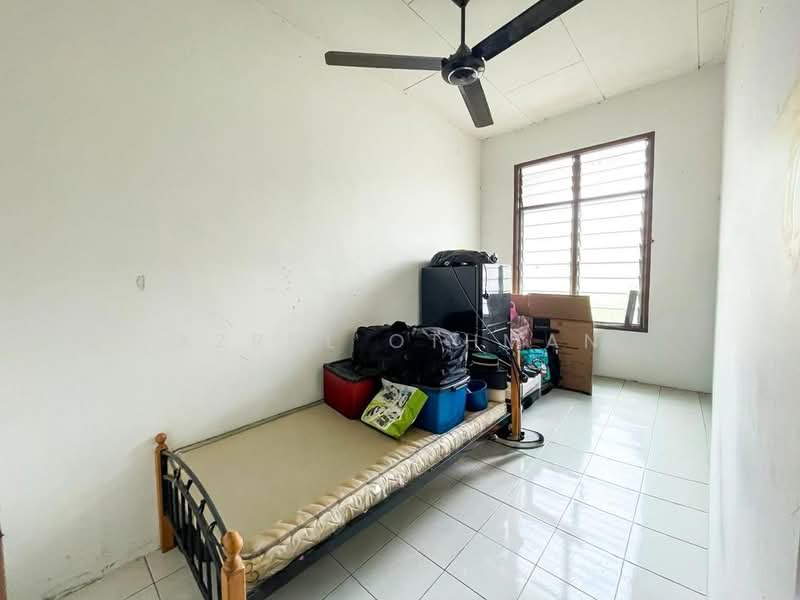 1-storey Terraced House for Sale in Lukut (Negeri Sembilan) - Azrul Othman - Bedroom - PropertyGuru.com.my