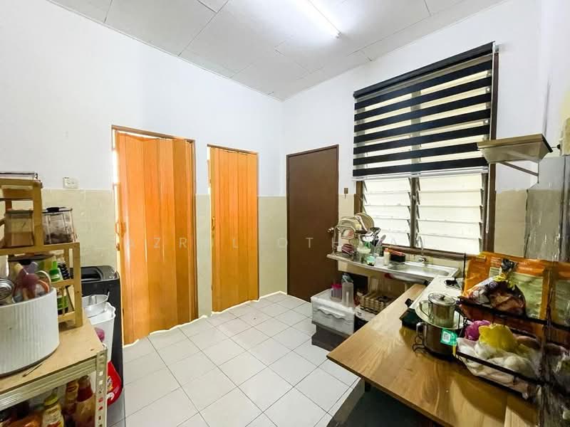 1-storey Terraced House for Sale in Lukut (Negeri Sembilan) - Azrul Othman - Kitchen - PropertyGuru.com.my