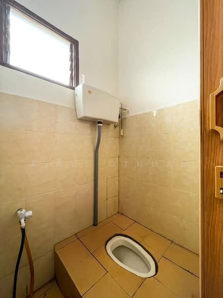 1-storey Terraced House for Sale in Lukut (Negeri Sembilan) - Azrul Othman - Bathroom - PropertyGuru.com.my