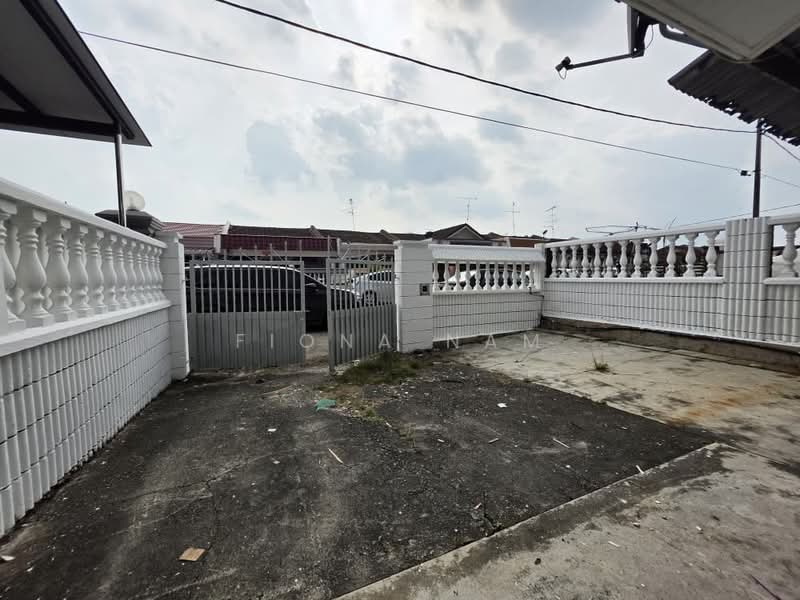 1-storey Terraced House for Sale in Taman Johor Jaya (Johor Bahru) - Fiona Nam - Exterior - PropertyGuru.com.my