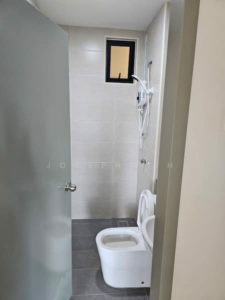 Servis Apartment untuk Dijual di B11 Parkland Residence - Joseph Teh - Bathroom - PropertyGuru.com.my