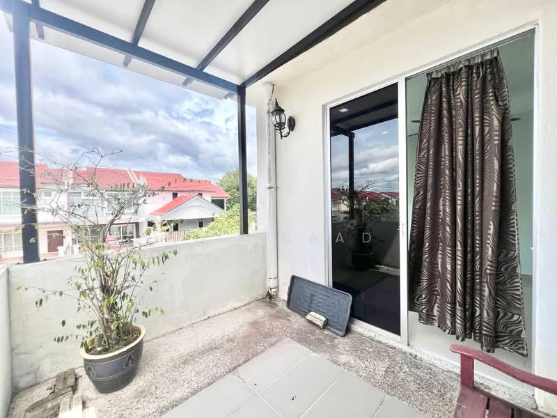 Rumah Teres 2 Tingkat untuk Dijual di Semenyih (Selangor) - Alif Saad - Balcony - PropertyGuru.com.my