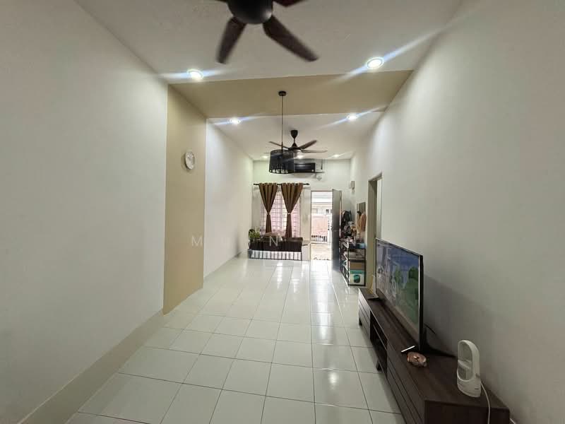 Rumah Teres 1 Tingkat untuk Dijual di Bandar Puncak Alam (Puncak Alam) - Muin Mn - Living Room - PropertyGuru.com.my