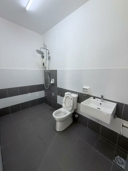 Rumah Teres 2 Tingkat untuk Dijual di Bandar Bistari Perdana (Pasir Gudang) - Zack Chow - Bathroom - PropertyGuru.com.my