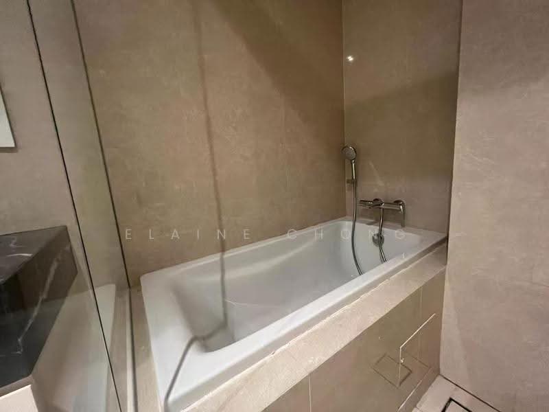 Kediaman Servis untuk Dijual di Pavilion Ceylon Hill - Elaine Chong - Bathroom - PropertyGuru.com.my
