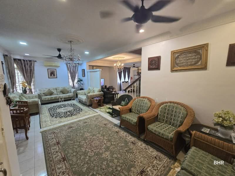 Rumah Berkembar untuk Dijual di Bandar Baru Bangi (Selangor) - Mohd Faizal - Living Room - PropertyGuru.com.my