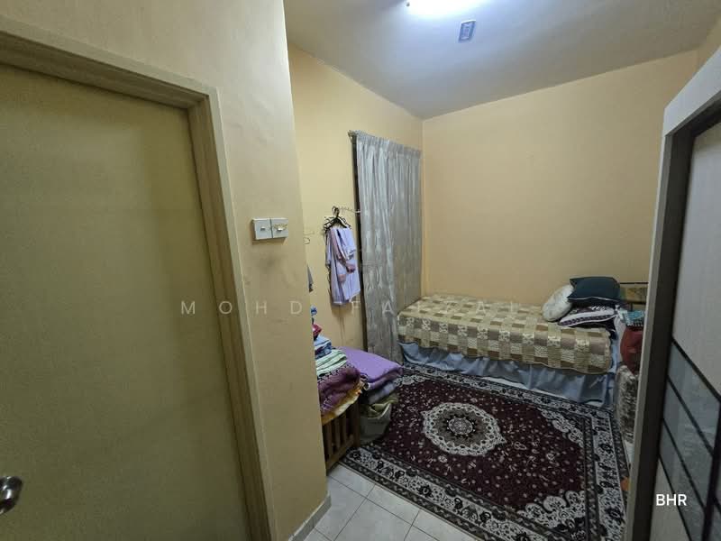 Rumah Berkembar untuk Dijual di Bandar Baru Bangi (Selangor) - Mohd Faizal - Bedroom - PropertyGuru.com.my