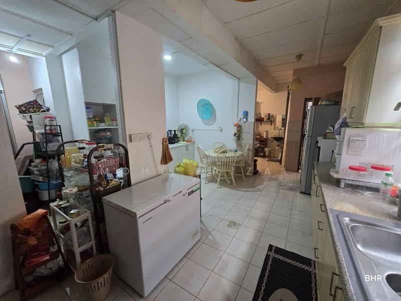 Rumah Berkembar untuk Dijual di Bandar Baru Bangi (Selangor) - Mohd Faizal - Kitchen - PropertyGuru.com.my