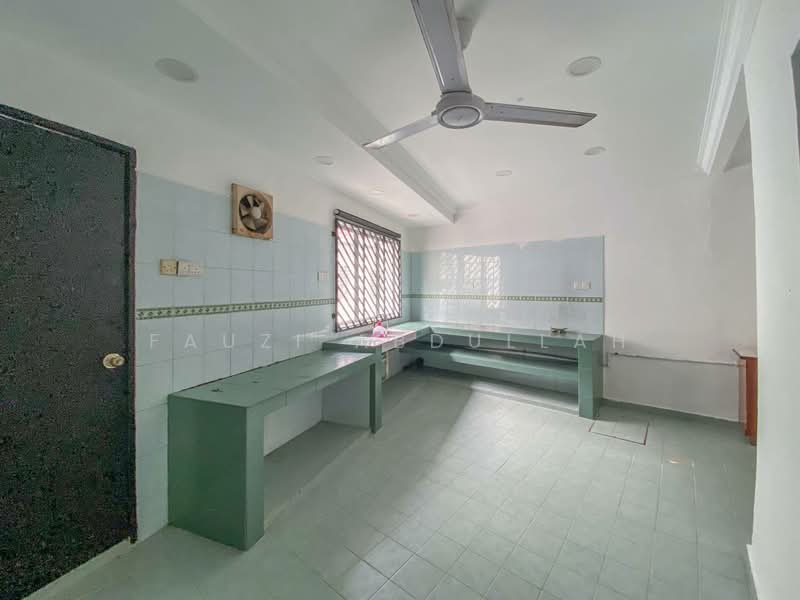 Rumah Teres untuk Dijual di Kota Kemuning (Shah Alam) - Fauzi Abdullah - Kitchen - PropertyGuru.com.my