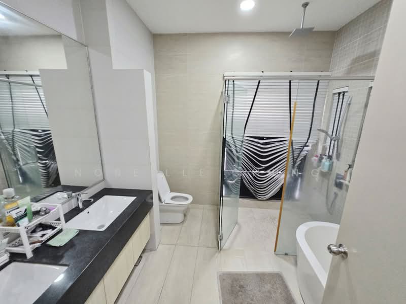 Rumah Berkembar untuk Dijual di Seri Kembangan (Selangor) - Nobeille Chung - Bathroom - PropertyGuru.com.my
