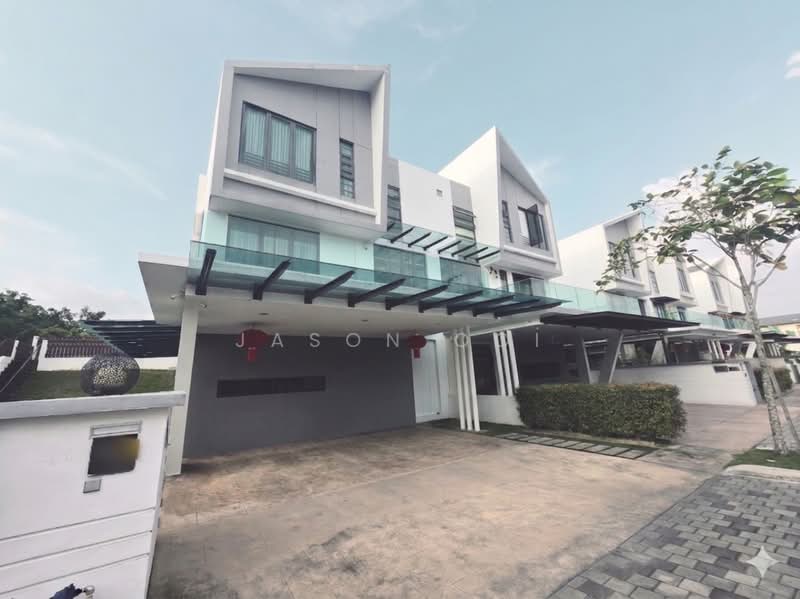 Semi-Detached House for Sale in Seri Kembangan (Selangor) - Jason Ooi - Exterior - PropertyGuru.com.my