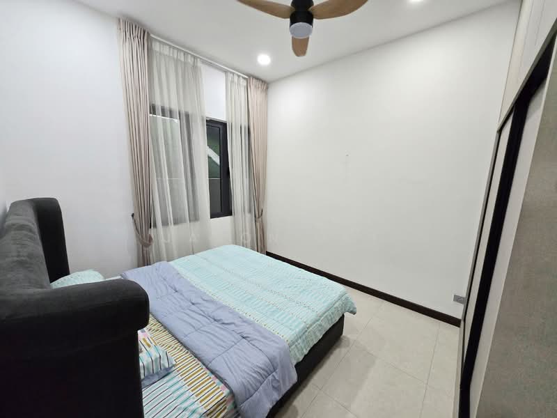 Semi-Detached House for Sale in Seri Kembangan (Selangor) - Jason Ooi - Bedroom - PropertyGuru.com.my
