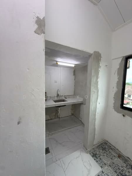Rumah Flat untuk Dijual di Taman Mutiara Rini - Daniel Yong - Kitchen - PropertyGuru.com.my