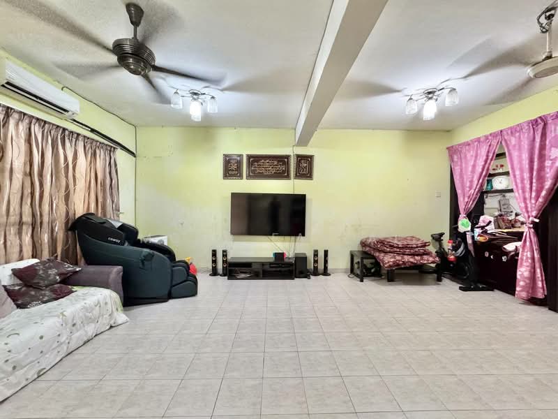 Rumah Teres 2 Tingkat untuk Dijual di Kajang (Selangor) - Mohd Faizal - Living Room - PropertyGuru.com.my