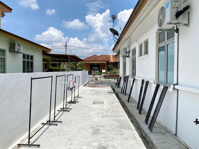 Rumah Berkembar untuk Dijual di Bandar Baru Salak Tinggi (Sepang) - Ilman Nahri - Exterior - PropertyGuru.com.my