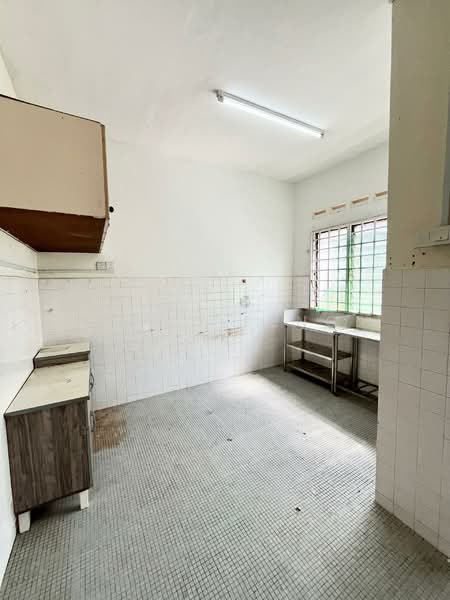 Rumah Teres 2 Tingkat untuk Dijual di Taman Johor Jaya (Johor Bahru) - Coco Feng Lily - Kitchen - PropertyGuru.com.my
