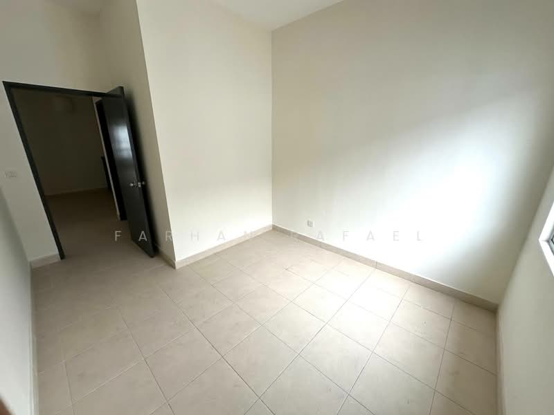 2-storey Terraced House for Sale in Iringan Bayu (Seremban) - Farhan Rafael - PropertyGuru.com.my