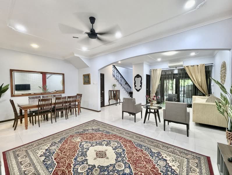 Rumah Teres 2 Tingkat untuk Dijual di Seksyen 5 (Kota Damansara) - Syafiq Sharifudin - Living Room - PropertyGuru.com.my