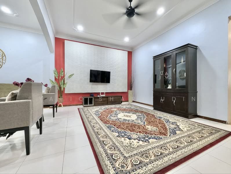 Rumah Teres 2 Tingkat untuk Dijual di Seksyen 5 (Kota Damansara) - Syafiq Sharifudin - Living Room - PropertyGuru.com.my