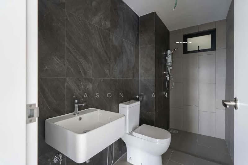 Kondominium untuk Disewa di Tuai Timur - Jason Tan - Bathroom - PropertyGuru.com.my