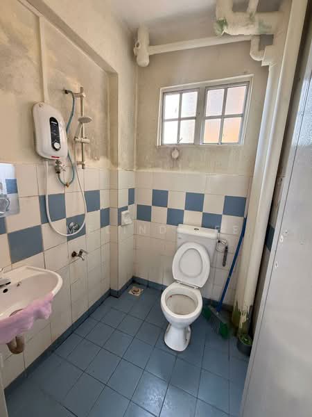 Apartment for Sale at Impian Senibong Apartment - Melinda Ee - Bathroom - PropertyGuru.com.my