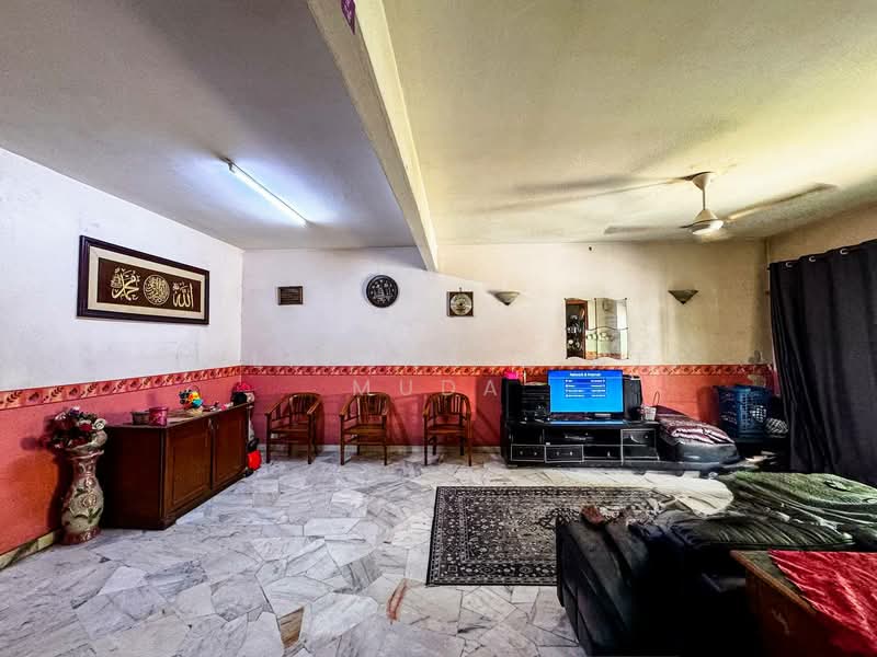 2-storey Terraced House for Sale in Pjs 5 (Petaling Jaya) - Faliyana binti Muda - Living Room - PropertyGuru.com.my