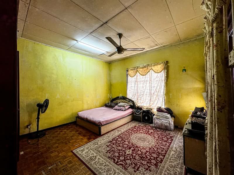 2-storey Terraced House for Sale in Pjs 5 (Petaling Jaya) - Faliyana binti Muda - Bedroom - PropertyGuru.com.my