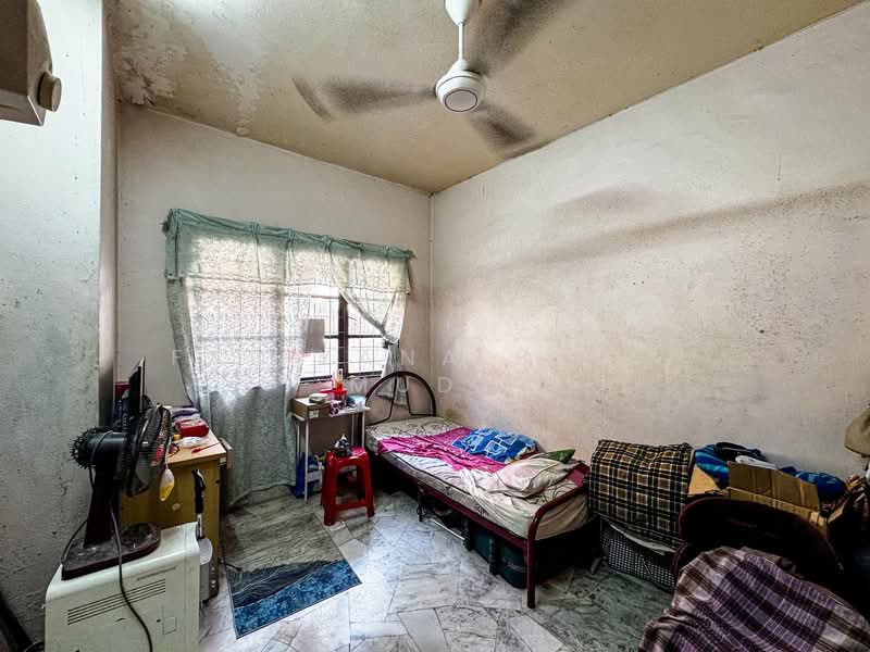 2-storey Terraced House for Sale in Pjs 5 (Petaling Jaya) - Faliyana binti Muda - Bedroom - PropertyGuru.com.my