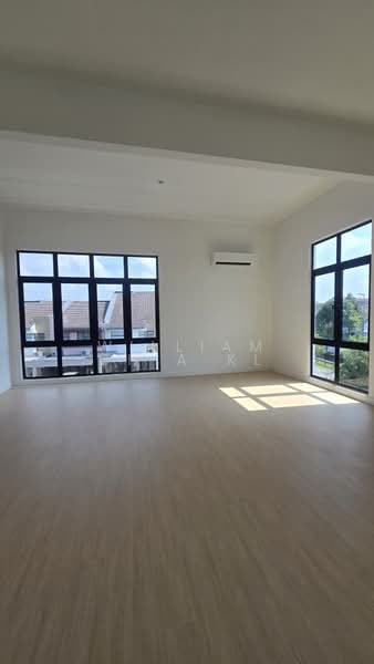 Rumah Berkembar untuk Dijual di Puchong (Selangor) - William Chia KL - Living Room - PropertyGuru.com.my