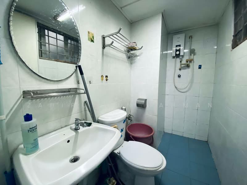 Kondominium untuk Dijual di La Villas Condominium - Zahiruddin Rahman - Bathroom - PropertyGuru.com.my