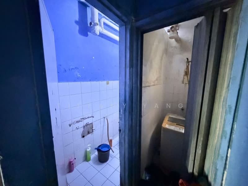 Rumah Flat untuk Dijual di Bandar Baru Kundang - Tiffany Yang - Bathroom - PropertyGuru.com.my