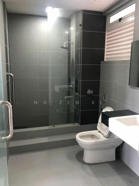 Servis Apartment untuk Dijual di Tropez Residences - NG ZEN XI - Bathroom - PropertyGuru.com.my