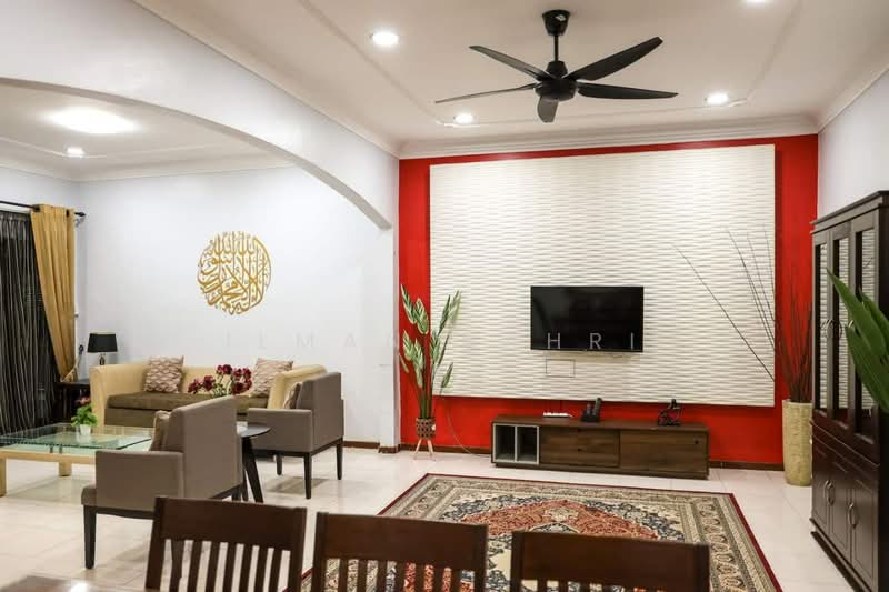 Rumah Teres 2 Tingkat untuk Dijual di Seksyen 5 (Kota Damansara) - Ilman Nahri - Living Room - PropertyGuru.com.my