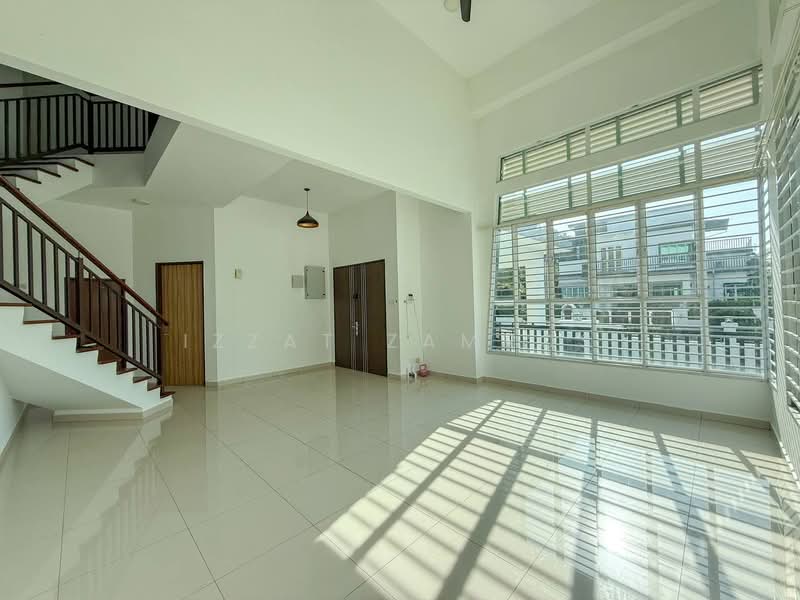 Bungalow for Sale in Sungai Merab (Dengkil) - Izzat Zamros - Living Room - PropertyGuru.com.my
