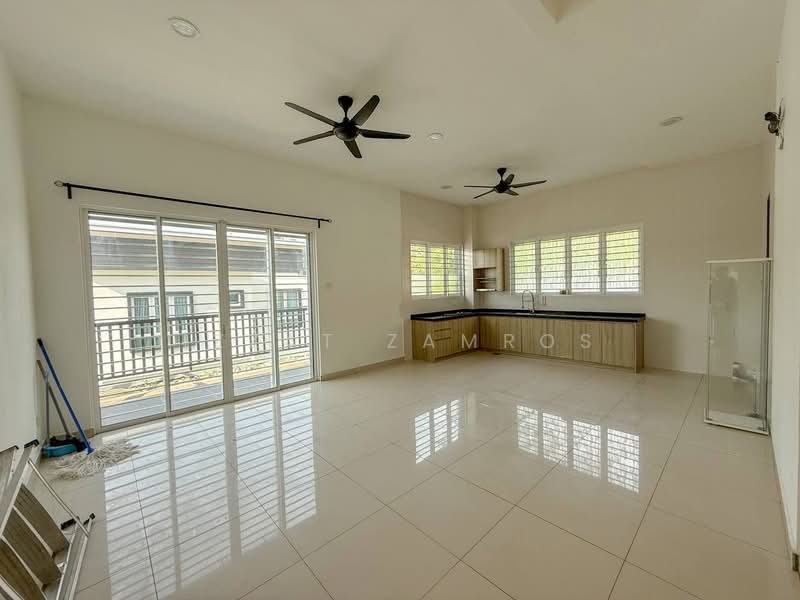 Bungalow for Sale in Sungai Merab (Dengkil) - Izzat Zamros - Kitchen - PropertyGuru.com.my