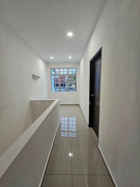 2-storey Terraced House for Sale in Taman Universiti (Skudai) - Wil Mong - Corridor - PropertyGuru.com.my