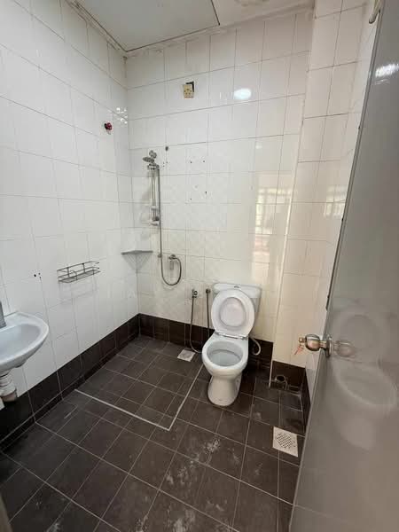 2-storey Terraced House for Sale in Masai (Johor) - Jay Boon - Bathroom - PropertyGuru.com.my