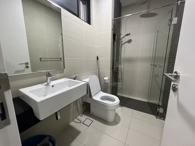 Servis Apartment untuk Disewa di The Sentral Suites - Ann . - Bathroom - PropertyGuru.com.my