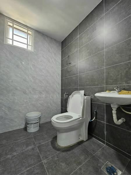 2-storey Terraced House for Sale in Taman Puteri Wangsa (Ulu Tiram) - Wil Mong - Bathroom - PropertyGuru.com.my