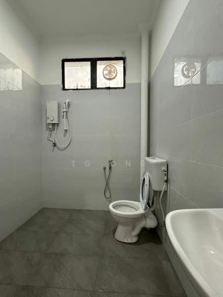 Rumah Teres 2 Tingkat untuk Disewa di Bukit Mertajam (Penang) - TG Ong - Bathroom - PropertyGuru.com.my