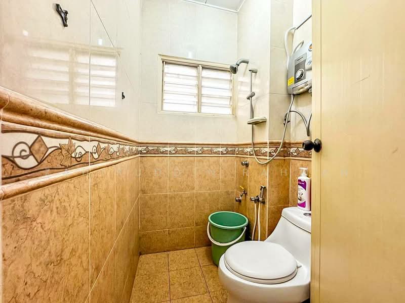 2-storey Terraced House for Sale in Bandar Kinrara (Selangor) - Zahiruddin Rahman - Bathroom - PropertyGuru.com.my